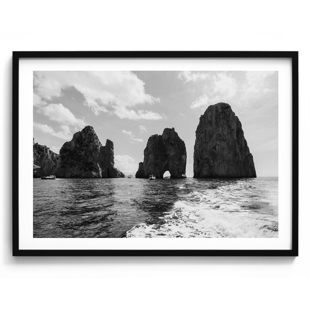 Faraglioni di Mezzo o Saetta III B&W - Capri