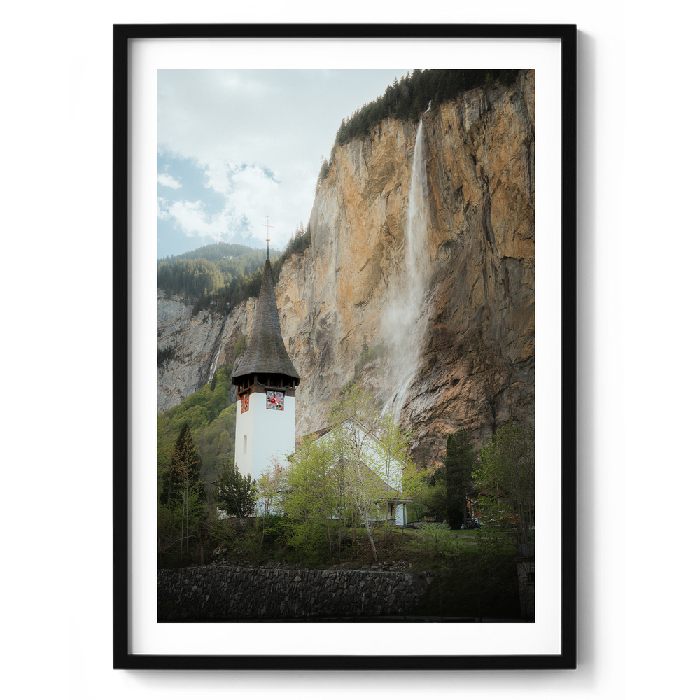 Staubbach Falls over Reformierte Kirche - Lauterbrunnen
